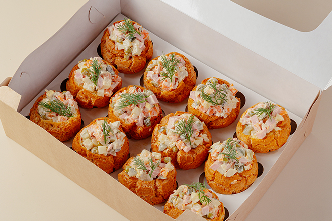 Праздничный бокс "Профитроли оливье" в Пироговом Дворике