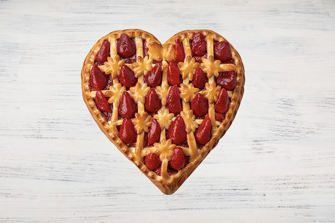 Пирог с клубникой в форме сердца в Пироговом Дворике