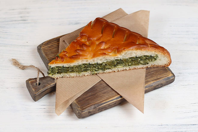 Пирог с зеленью и сыром в Пироговом Дворике