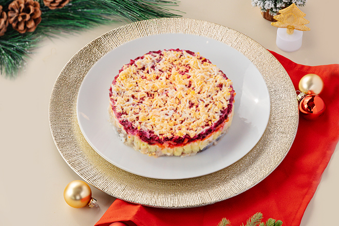 Салат "Сельдь под шубой"  в Пироговом Дворике